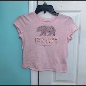 pink old navy tee (never worn), In perfect condition.